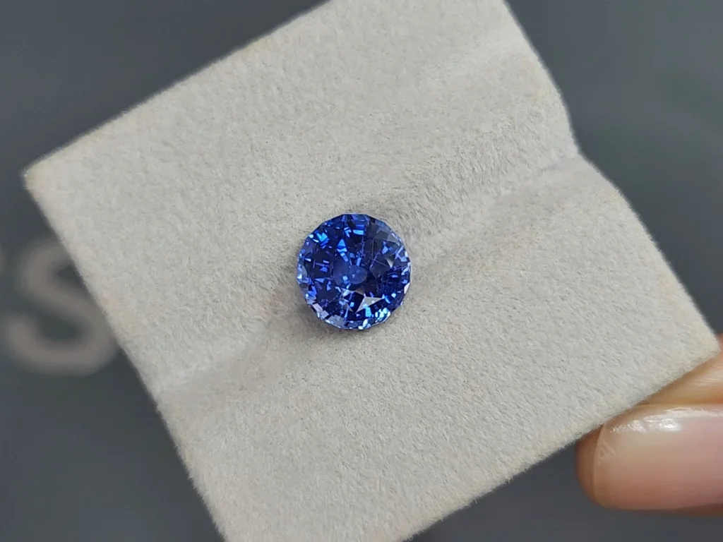 Сапфир Cornflower Blue в огранке круг 4,14 карат, Шри-Ланка Изображение №4