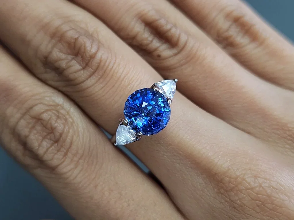 Сапфир Cornflower Blue в огранке круг 4,14 карат, Шри-Ланка Изображение №5