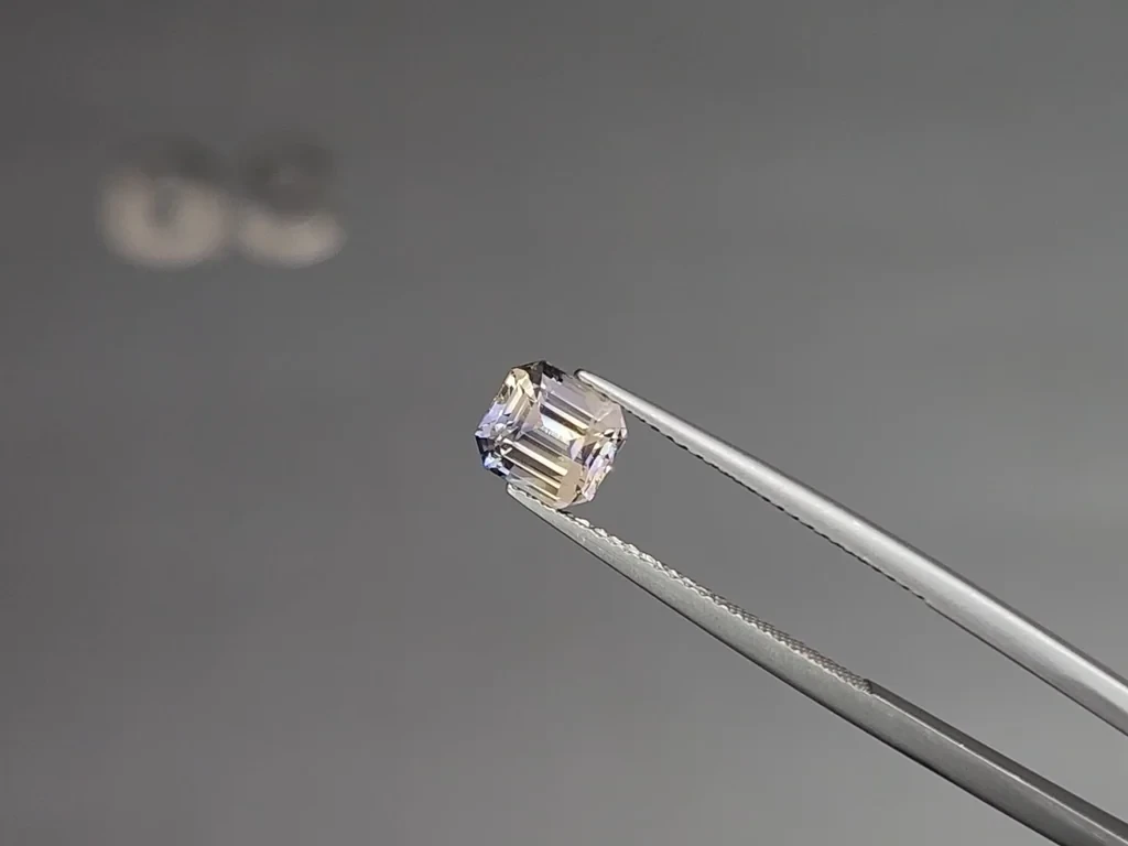 Негретый сапфир Bi-color в огранке октагон 2,01 карата, Мадагаскар Изображение №3