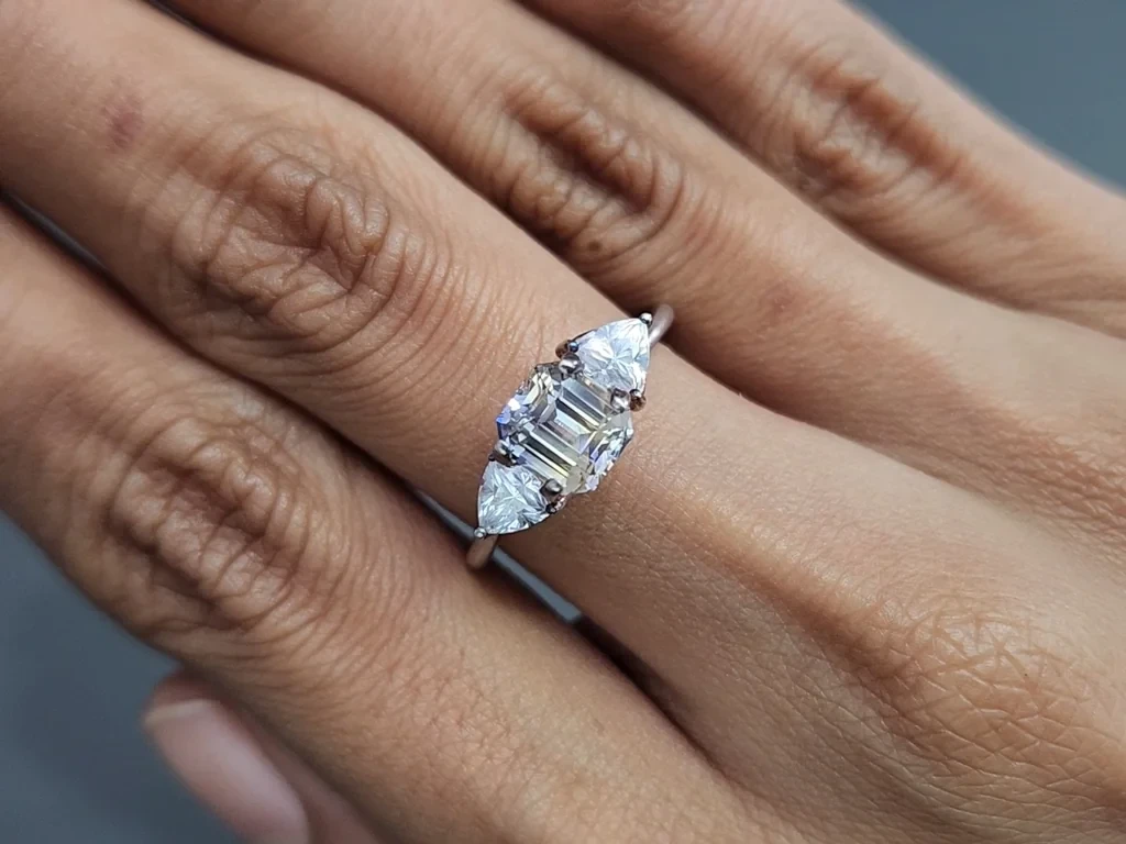 Негретый сапфир Bi-color в огранке октагон 2,01 карата, Мадагаскар Изображение №5