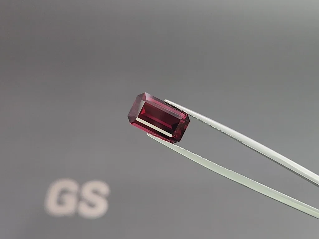 Гранат в огранке октагон 5,58 карат, Танзания Изображение №3