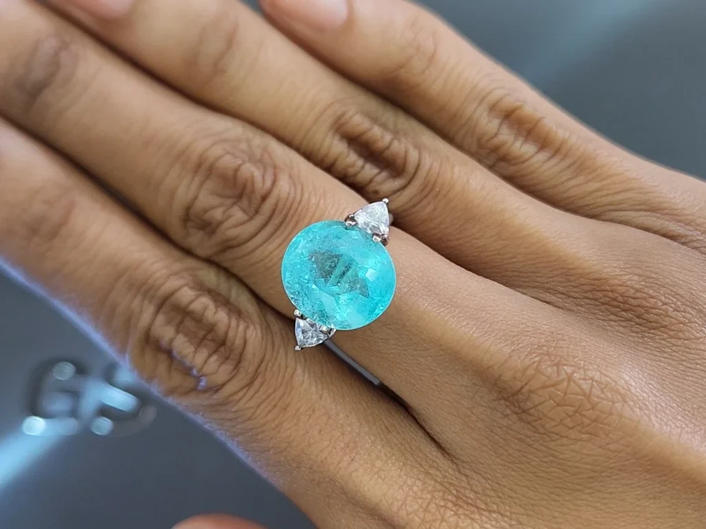 Сахарный неоново-голубой турмалин Параиба в огранке овал 8,92 карат, Мозамбик Изображение №5