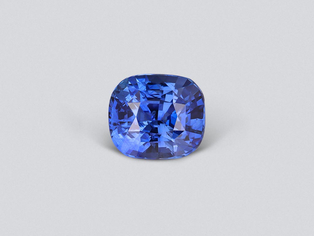 Яркий сапфир цвета Royal Blue 4,02 карата в огранке кушон, Шри-Ланка Изображение №1