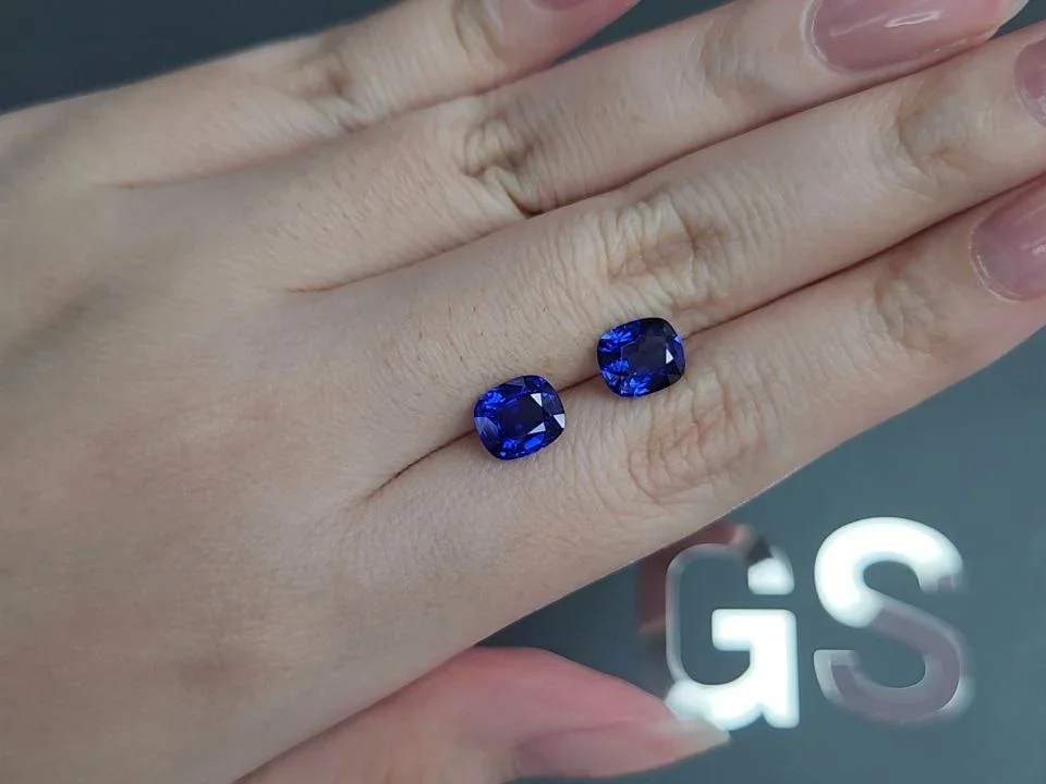 Пара синих сапфиров Royal blue в огранке кушон 3,98 карата, Шри-Ланка Изображение №2