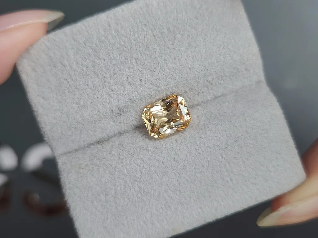 Сапфир Pastel Yellow в огранке радиант 2,04 карата, Шри-Ланка Изображение №4