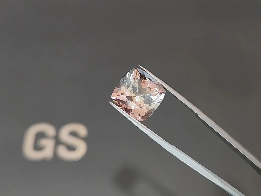 Турмалин Bi-Color в огранке кушон 9,48 карат, Африка Изображение №3