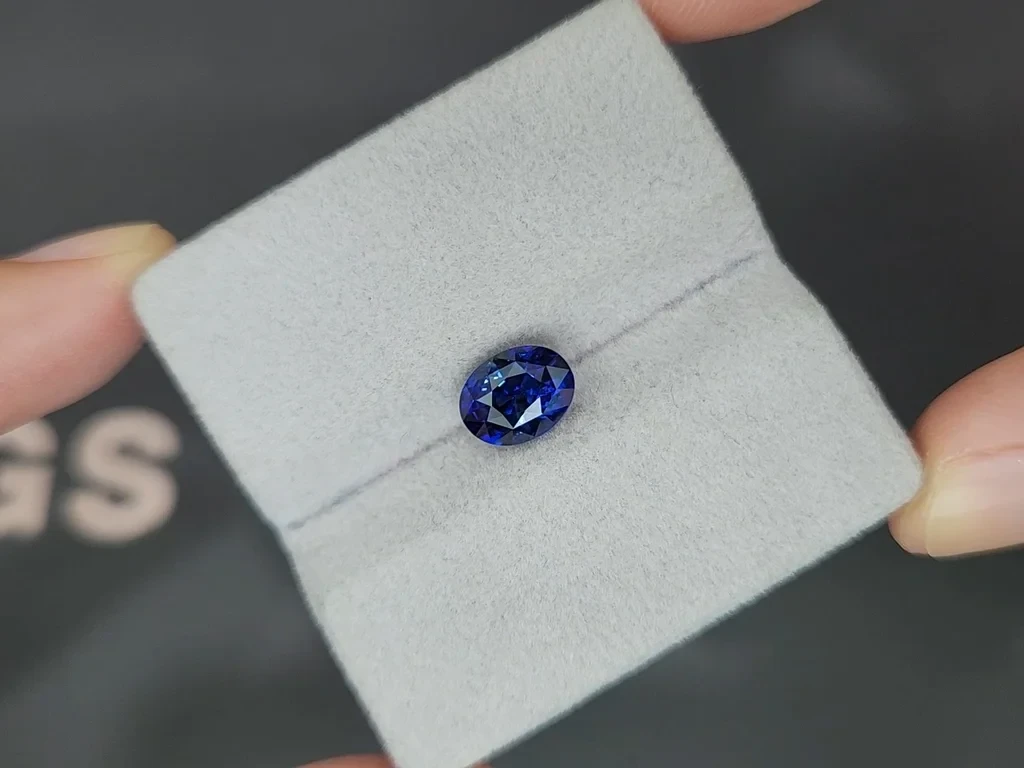 Сапфир Royal Blue в огранке овал 2,52 карат, Шри-Ланка Изображение №4