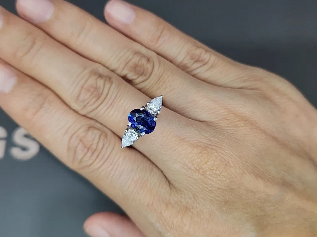 Сапфир Royal Blue в огранке овал 2,52 карат, Шри-Ланка Изображение №5