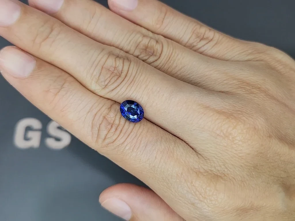 Сапфир Royal Blue в огранке овал 2,52 карат, Шри-Ланка Изображение №2