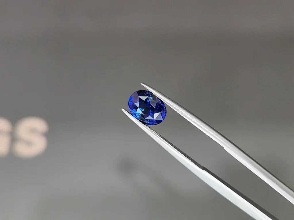 Сапфир Royal Blue в огранке овал 2,52 карат, Шри-Ланка Изображение №3