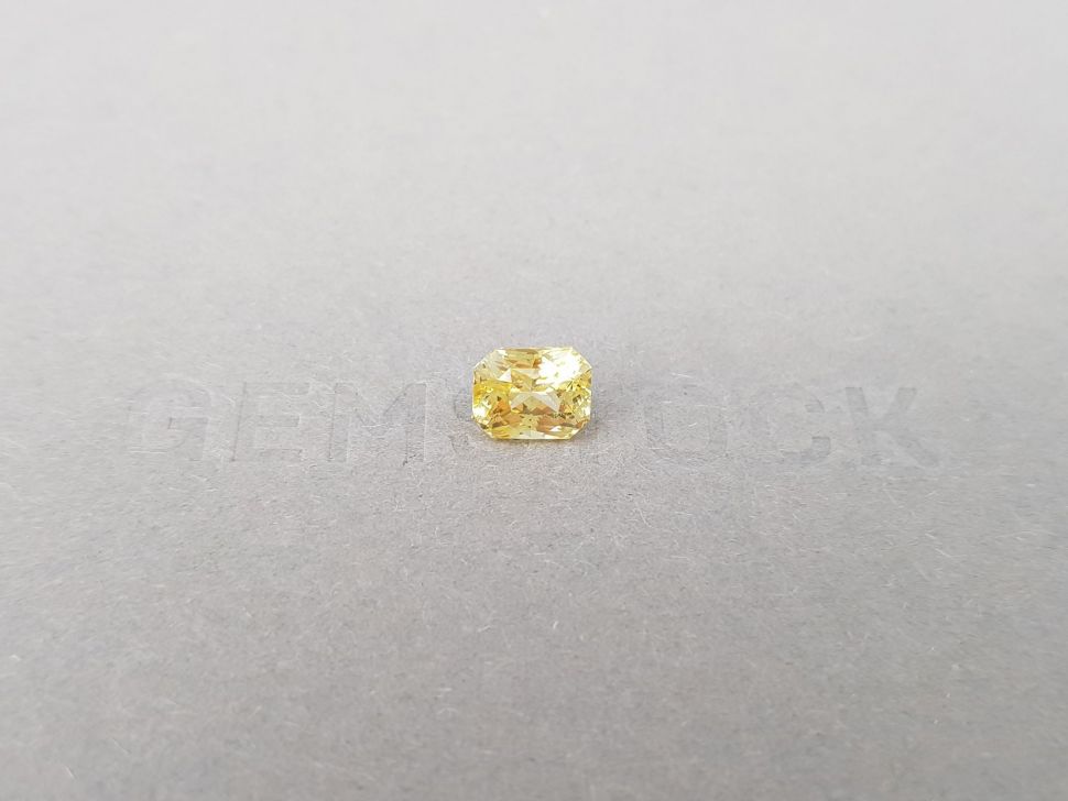 Кольцо с золотым сапфиром 2,06 карат и бриллиантами в белом золоте 750 пробы Изображение №4