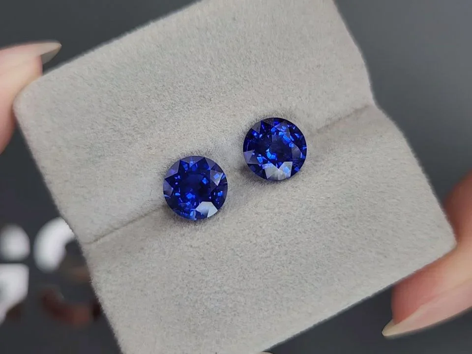 Пара синих сапфиров Royal blue в огранке круг 4,42 карата, Шри-Ланка Изображение №4