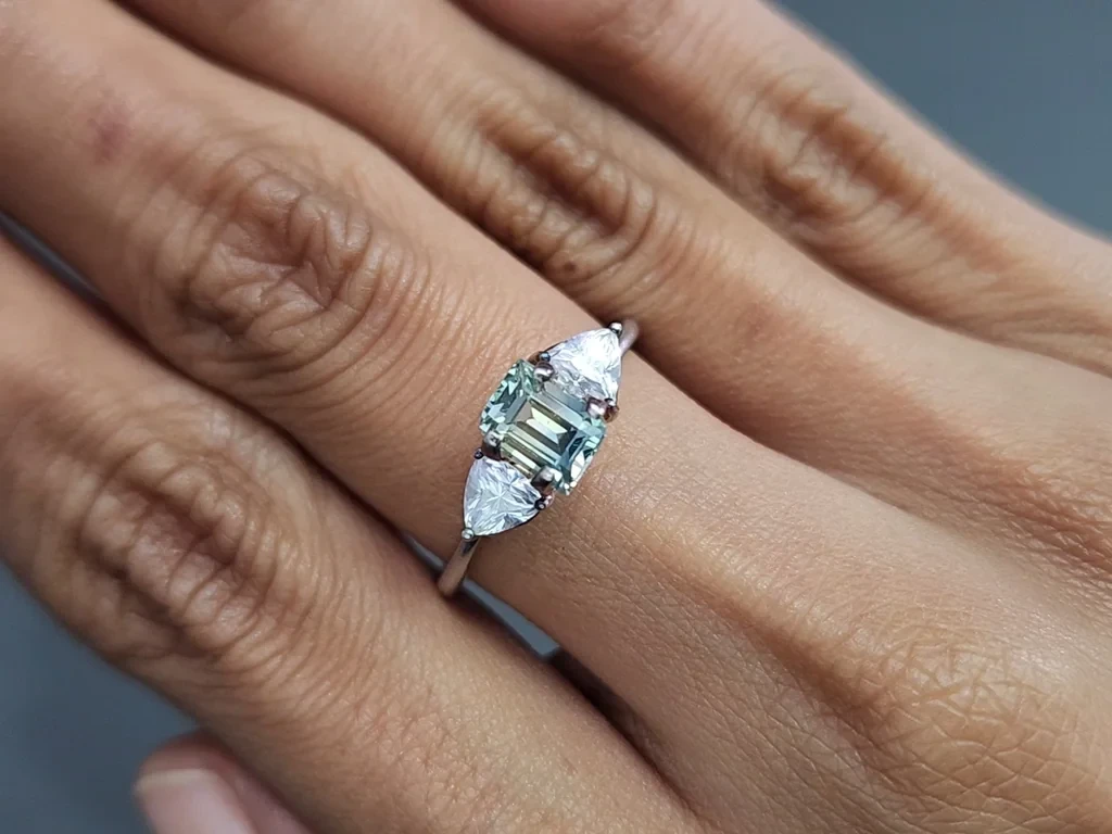 Негретый полихромный сапфир а огранке октагон 1,17 карат, Шри-Ланка Изображение №5