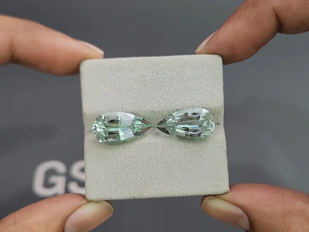 Пара аквамаринов в огранке груша 10,99 карат, Мозамбик Изображение №4