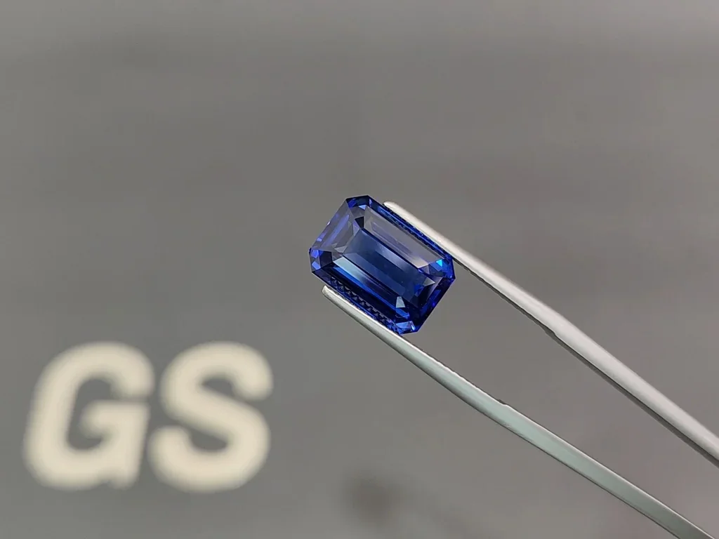 Крупный сапфир Royal Blue в огранке октагон 10,02 карат, Шри-Ланка Изображение №3