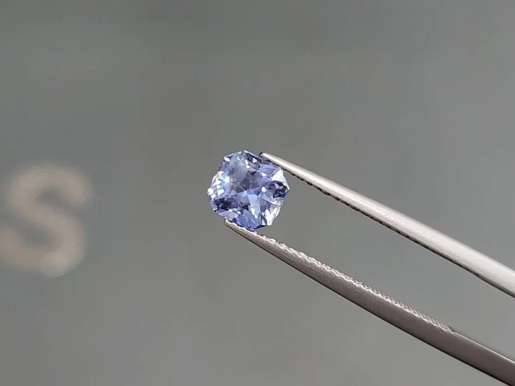 Негретый сапфир Pastel Blue в огранке радиант 1,51 карат, Шри-Ланка  Изображение №3