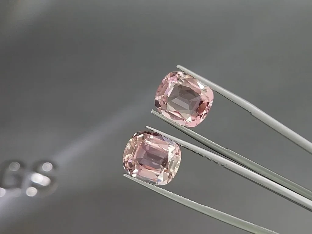 Пара турмалинов Baby Pink в огранке кушон 17,92 карат, Колумбия Изображение №3