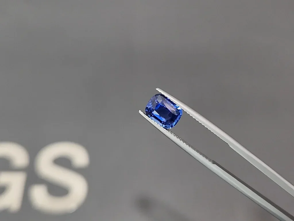 Сапфир Royal Blue в огранке кушон 2,65 карат, Шри-Ланка  Изображение №3