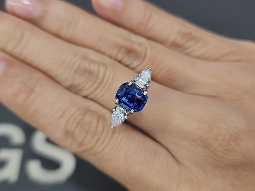Сапфир Royal Blue в огранке кушон 2,65 карат, Шри-Ланка  Изображение №5