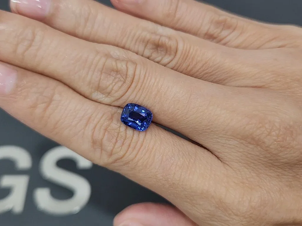 Сапфир Royal Blue в огранке кушон 2,65 карат, Шри-Ланка  Изображение №2