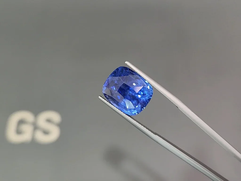 Негретый сапфир Cornflower Blue в огранке кушон 18,07 карат, Шри-Ланка Изображение №3
