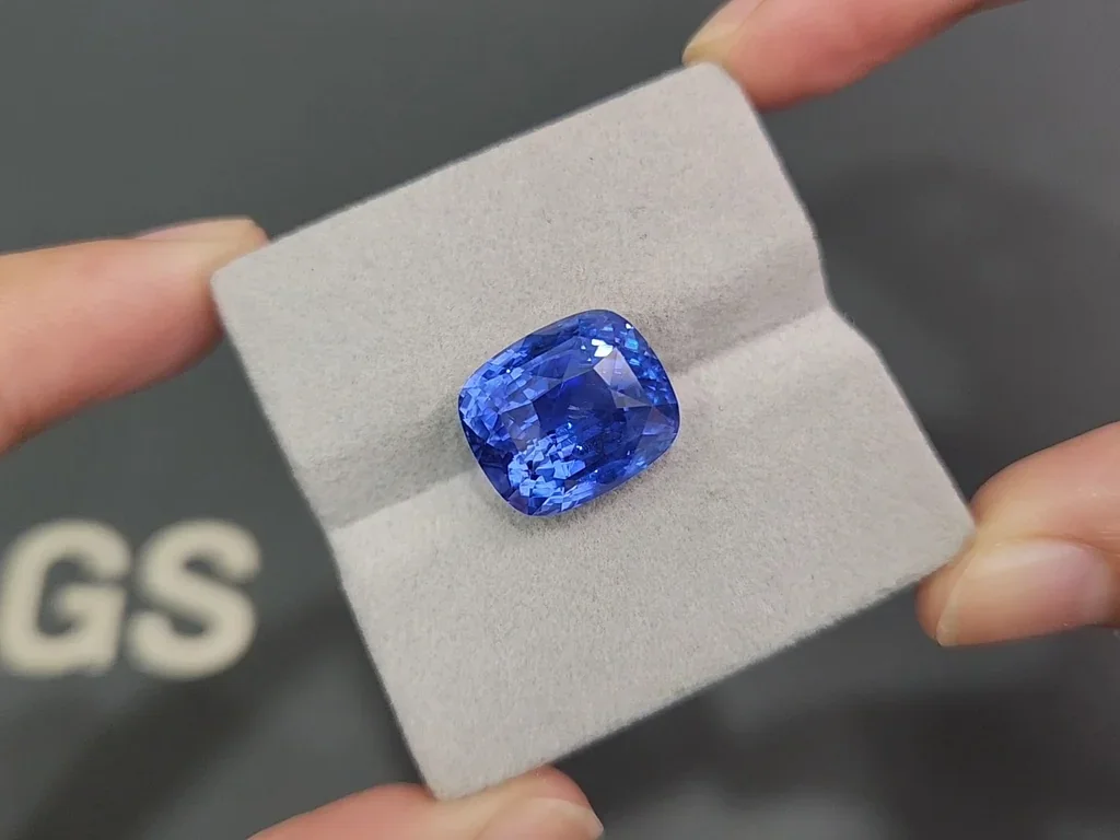 Негретый сапфир Cornflower Blue в огранке кушон 18,07 карат, Шри-Ланка Изображение №4