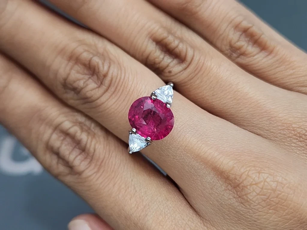 Турмалин рубеллит в огранке кушон 3,17 карат, Африка Изображение №5