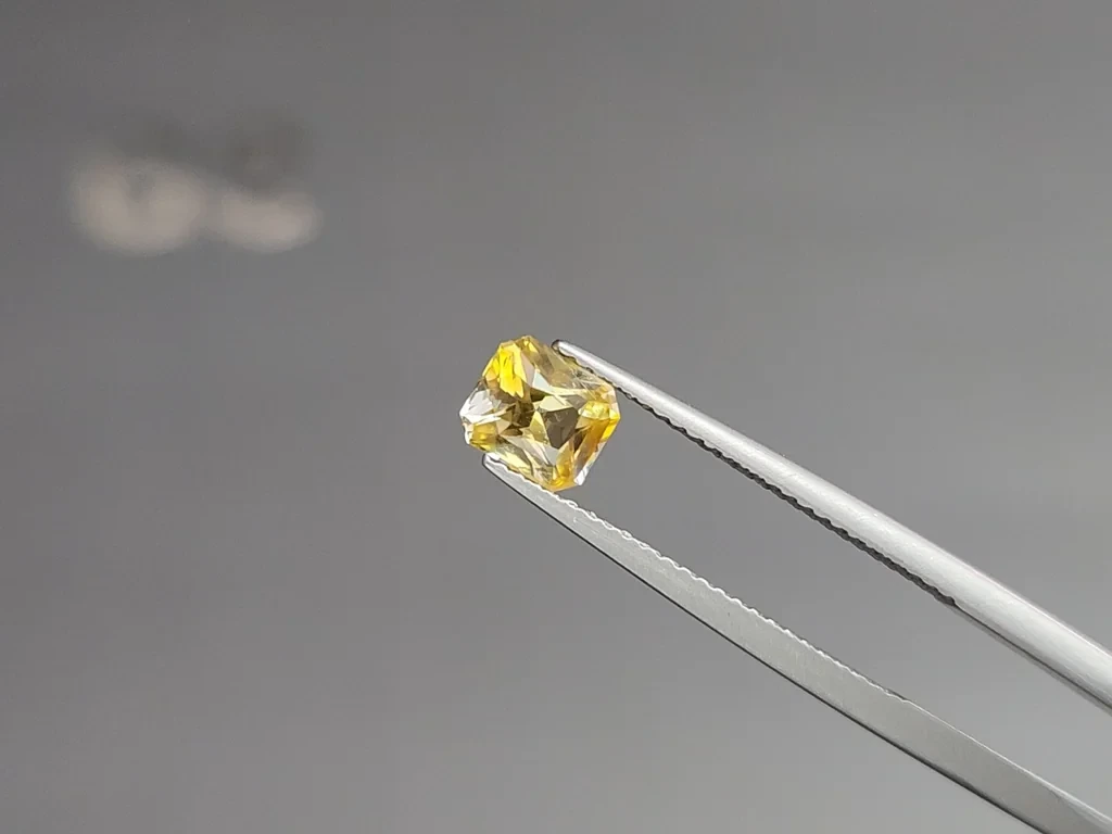 Сапфир Bi-color в огранке радиант 1,05 карат, Шри-Ланка Изображение №3