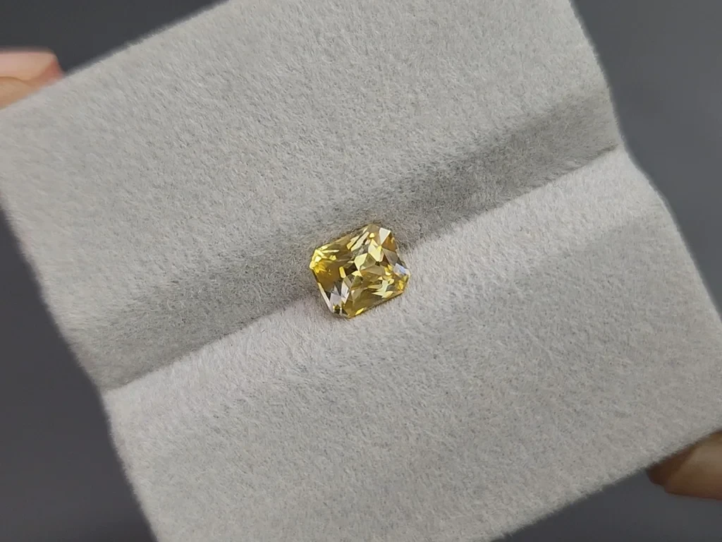 Сапфир Bi-color в огранке радиант 1,05 карат, Шри-Ланка Изображение №4