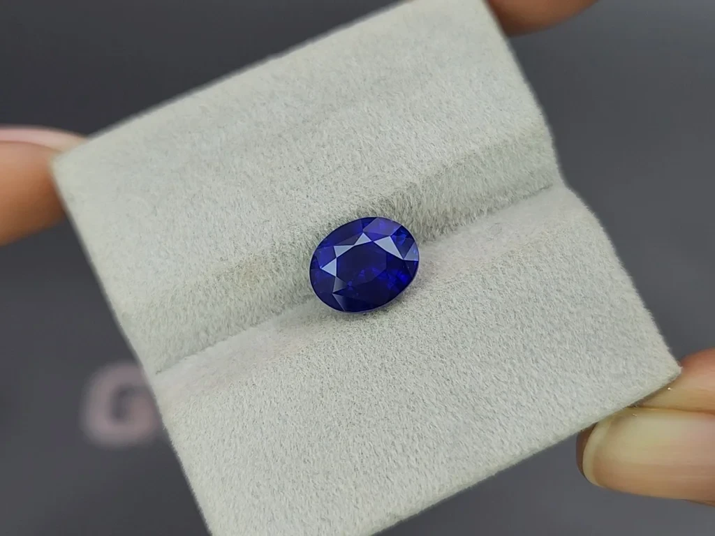 Сапфир Royal Blue в огранке овал 3,52 карат, Шри-Ланка  Изображение №4