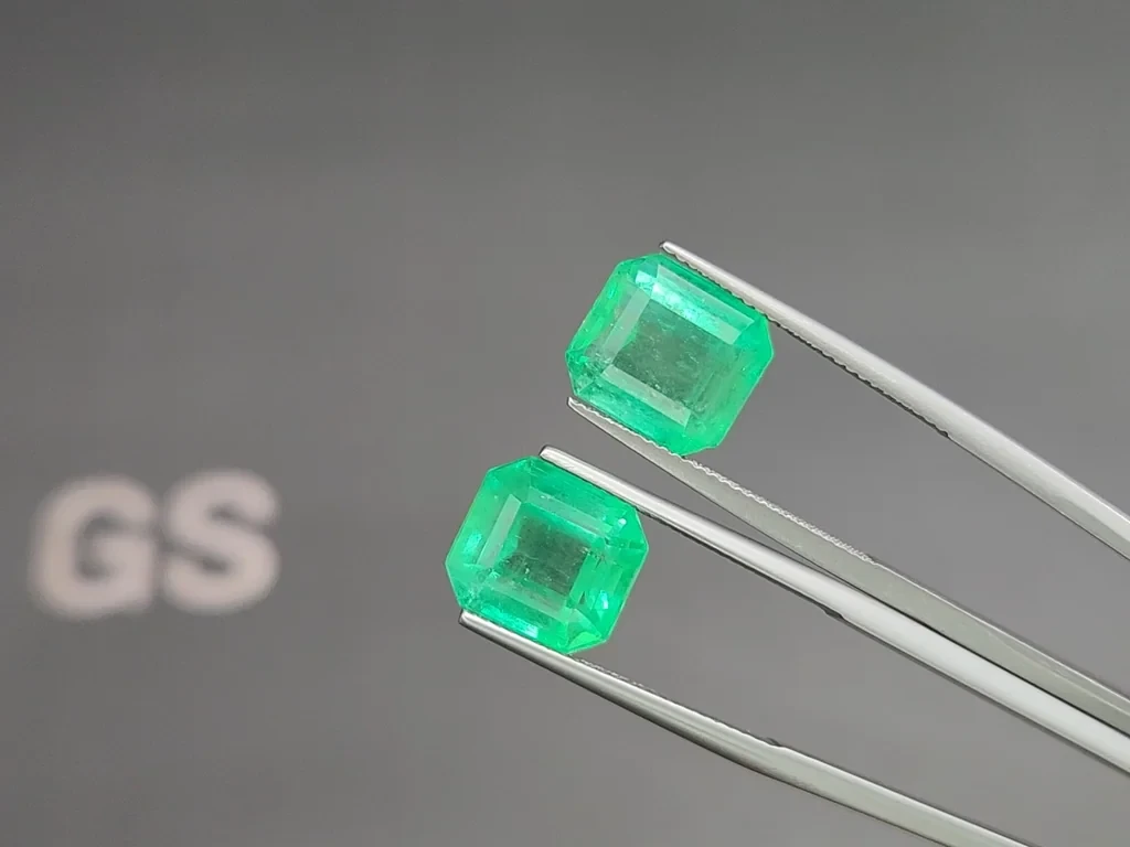 Пара изумрудов в огранке октагон 12,19 карат, Колумбия Изображение №3