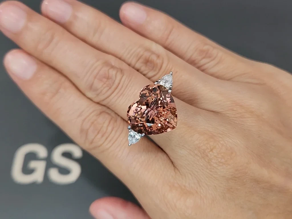 Оранжевый турмалин в огранке сердце 14,29 карат, Африка Изображение №5