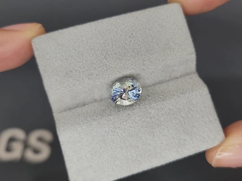 Негретый сапфир Bi-color в огранке овал 2,53 карат, Шри-Ланка Изображение №4