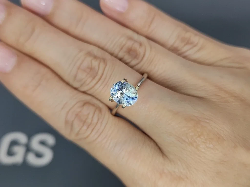 Негретый сапфир Bi-color в огранке овал 2,53 карат, Шри-Ланка Изображение №5