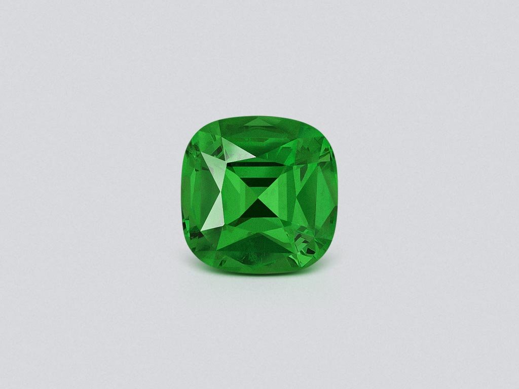 Гранат цаворит Intense Green в огранке кушон 1,93 карата, Танзания  Изображение №1
