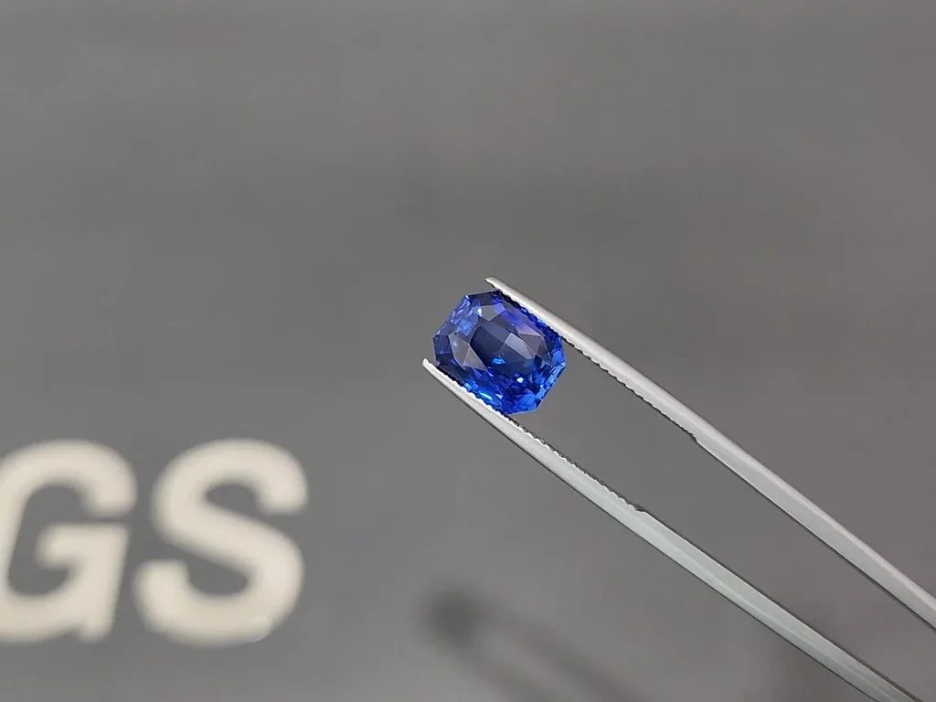 Сапфир Royal Blue в огранке радиант 5,02 карат, Шри-Ланка Изображение №3