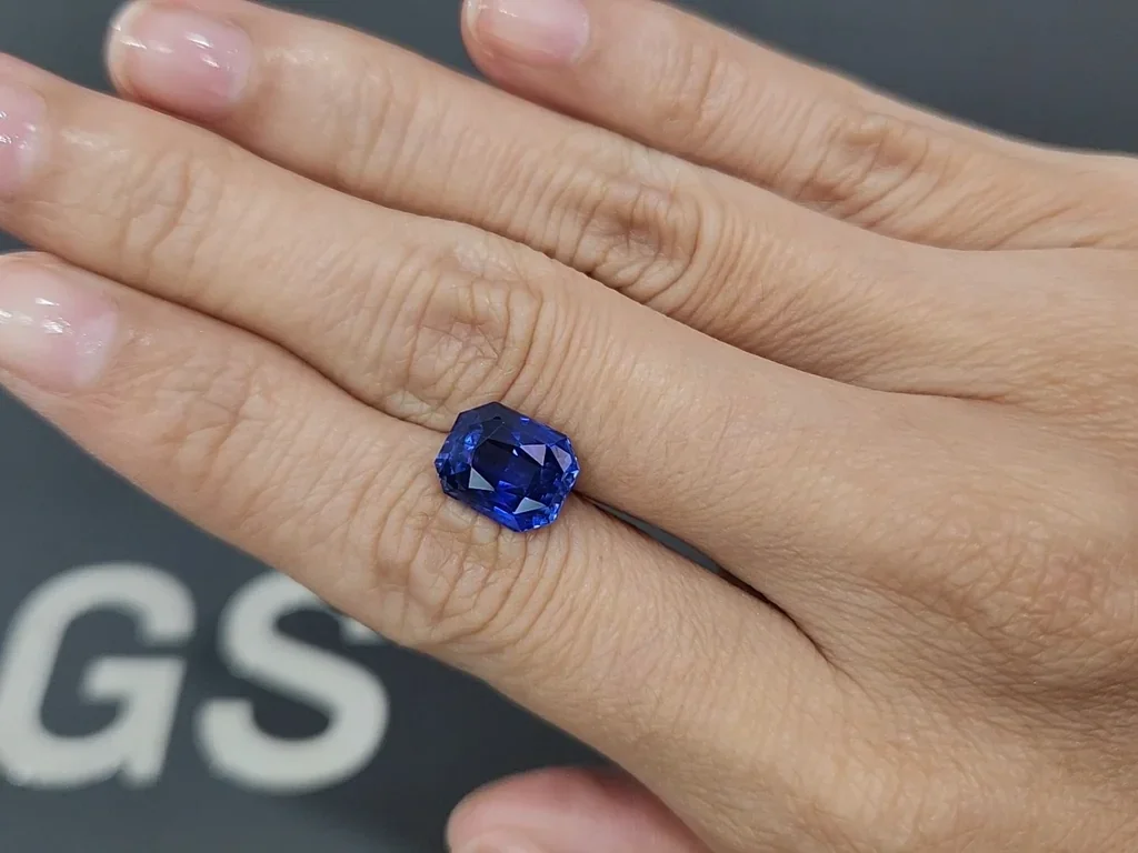 Сапфир Royal Blue в огранке радиант 5,02 карат, Шри-Ланка Изображение №2