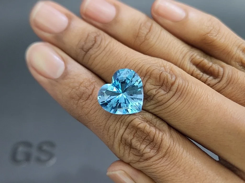 Топаз Sky blue в высокоточной огранке сердце 10,67 карат, Мадагаскар Изображение №2