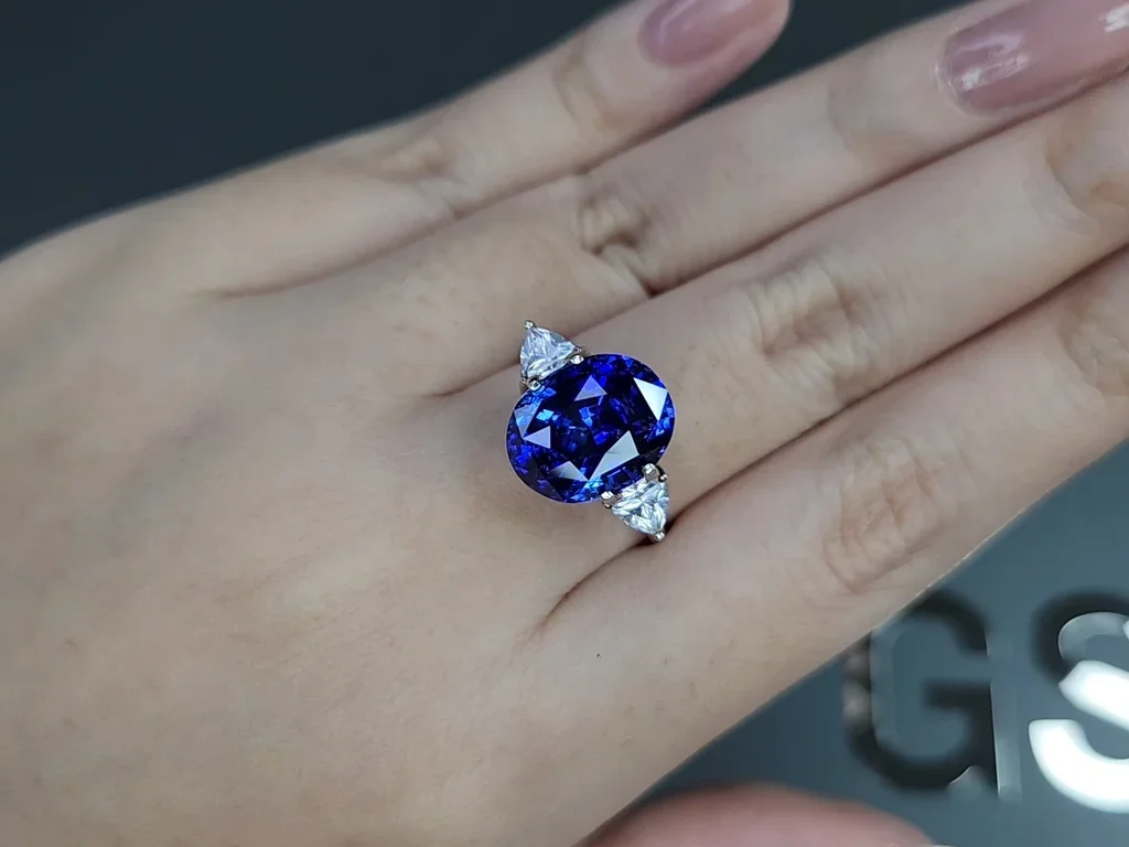 Cиний сапфир Royal Blue в огранке овал 7,42 карата, Шри-Ланка Изображение №5