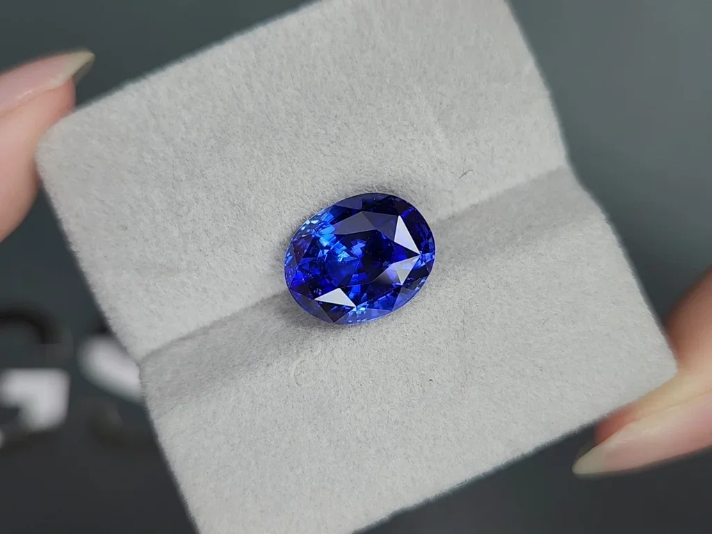 Cиний сапфир Royal Blue в огранке овал 7,42 карата, Шри-Ланка Изображение №4