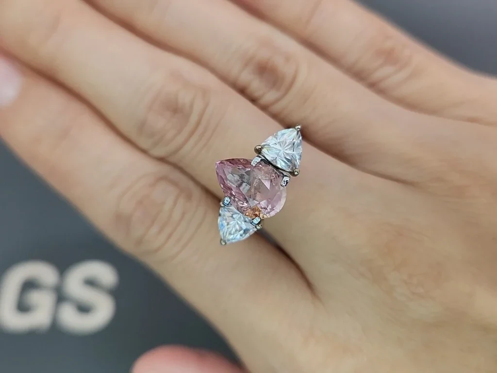 Негретый сапфир Падпараджа в огранке груша 3,54 карата, Шри-Ланка Изображение №5