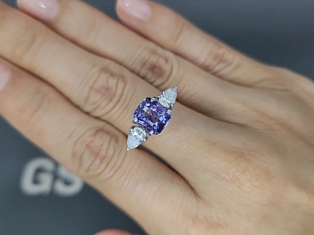 Негретый фиолетовый сапфир в огранке кушон  2,21 карат, Шри-Ланка Изображение №5