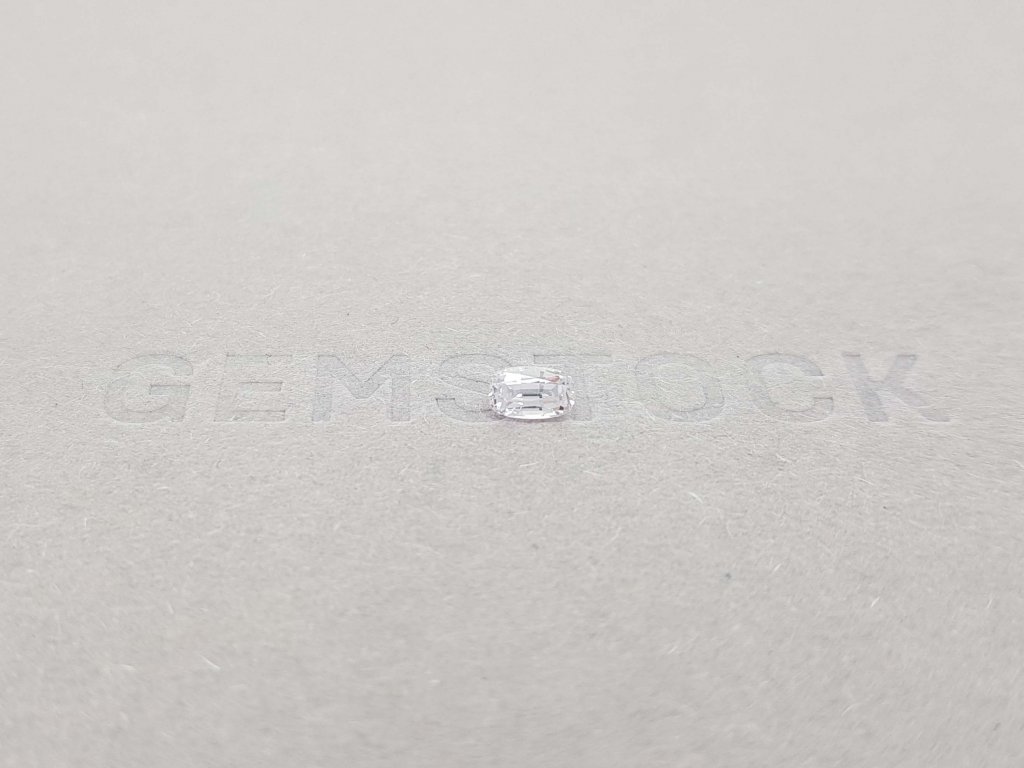 Лейкосапфир в огранке кушон 0,36 карат Изображение №1