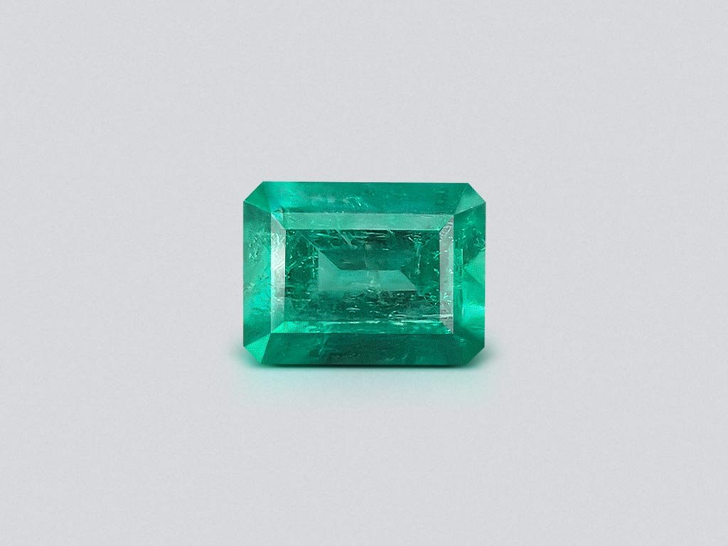 Яркий изумруд цвета Vivid Green 1,17 карат, Колумбия Изображение №1