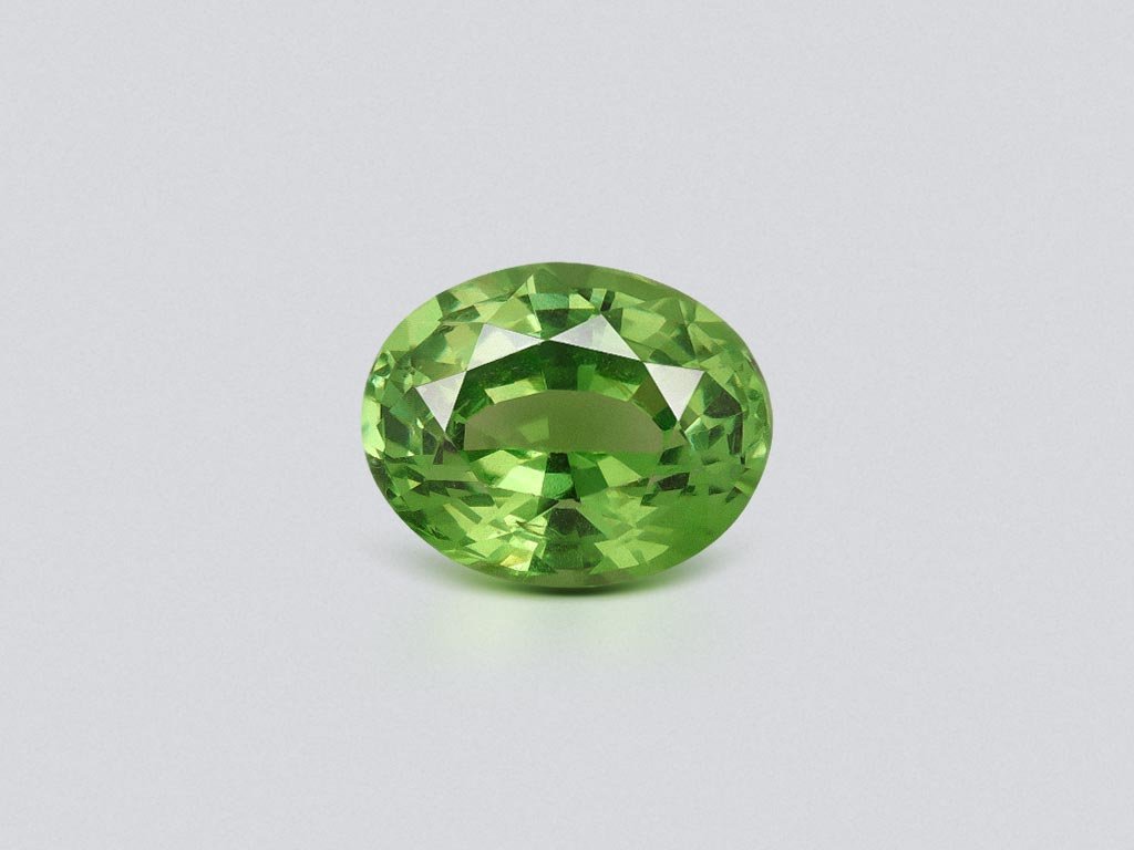 Цаворит Intense Green в огранке овал 1,18 карата, Танзания Изображение №1