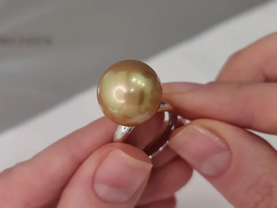 Редкая золотая морская жемчужина Южных морей Amami Gold 15.1 мм, Япония Изображение №4