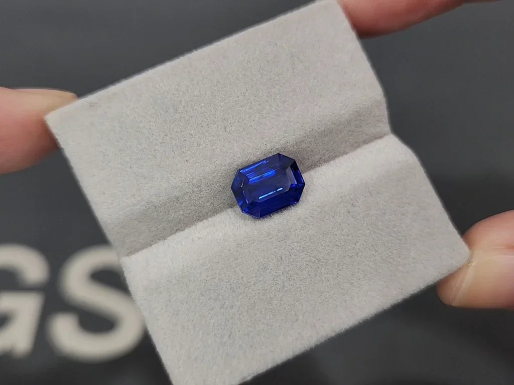 Сапфир Royal Blue в огранке октагон 3,14 карат, Шри-Ланка  Изображение №4