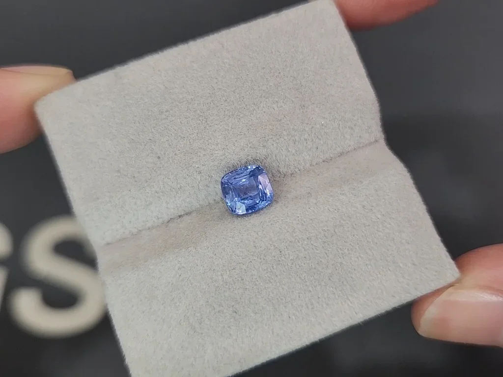 Негретый сапфир Pastel Blue в огранке кушон 1,54 карат, Шри-Ланка  Изображение №4