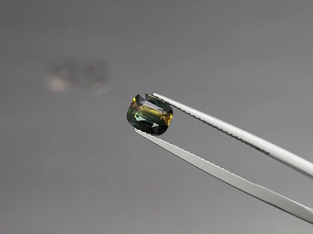 Сапфир Teal в огранке кушон 1,53 карат, Мадагаскар Изображение №3