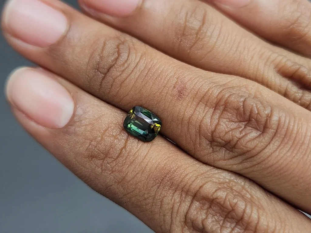 Сапфир Teal в огранке кушон 1,53 карат, Мадагаскар Изображение №2